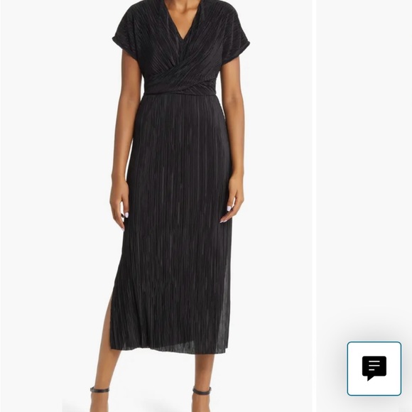Anne Klein Dresses & Skirts - NWT Anne Klein Twist Front Plisse Pleated Midi Dress